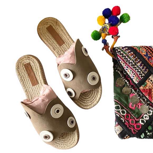 new Mercedes Castillo ✪ Oversized Metal Hardware Sandals Sandal ✪ Natural Suede - Picture 3 of 16